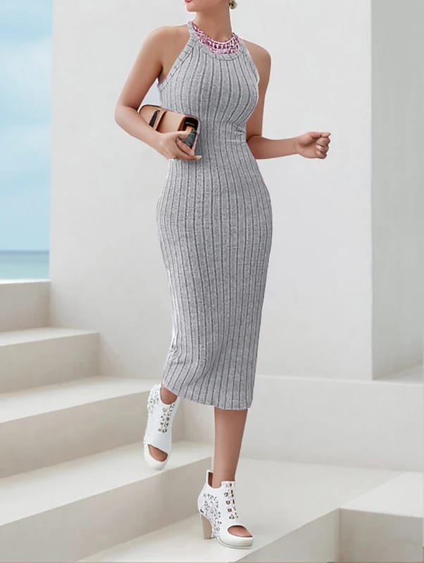 Vestido Midi Ajustado Con Cuello Halter Liso